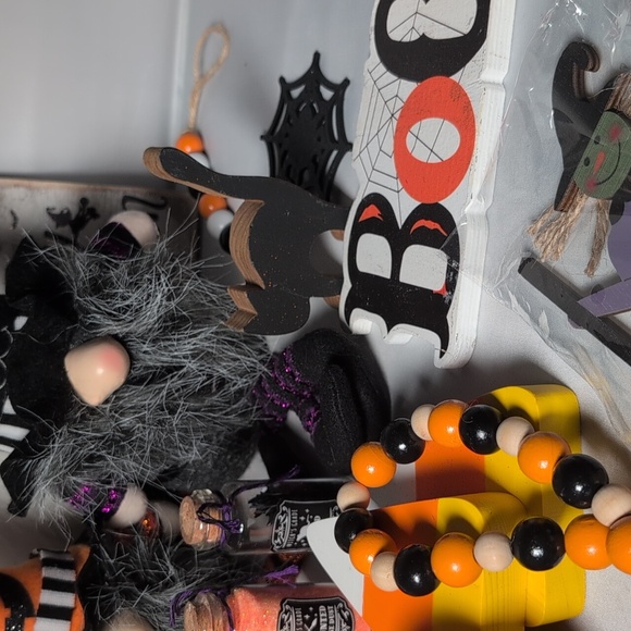 Halloween Themed Tiered Tray Home Decor Bundle - Picture 4 of 9
